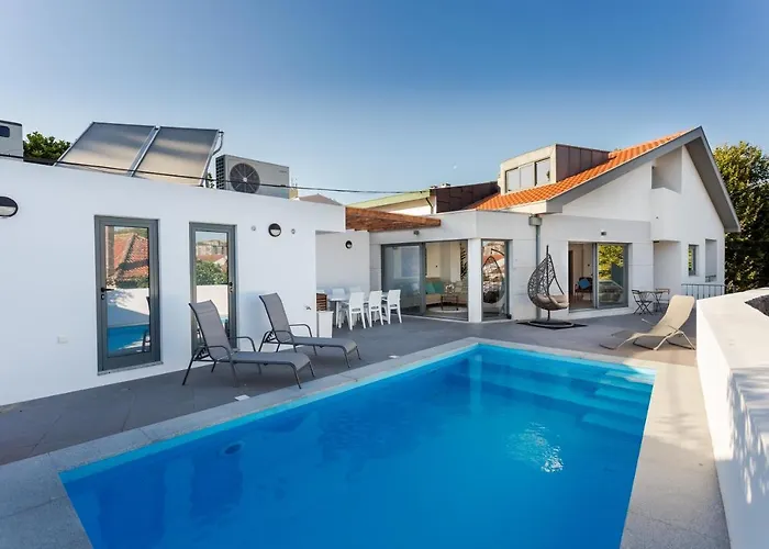 Romantic Pool House